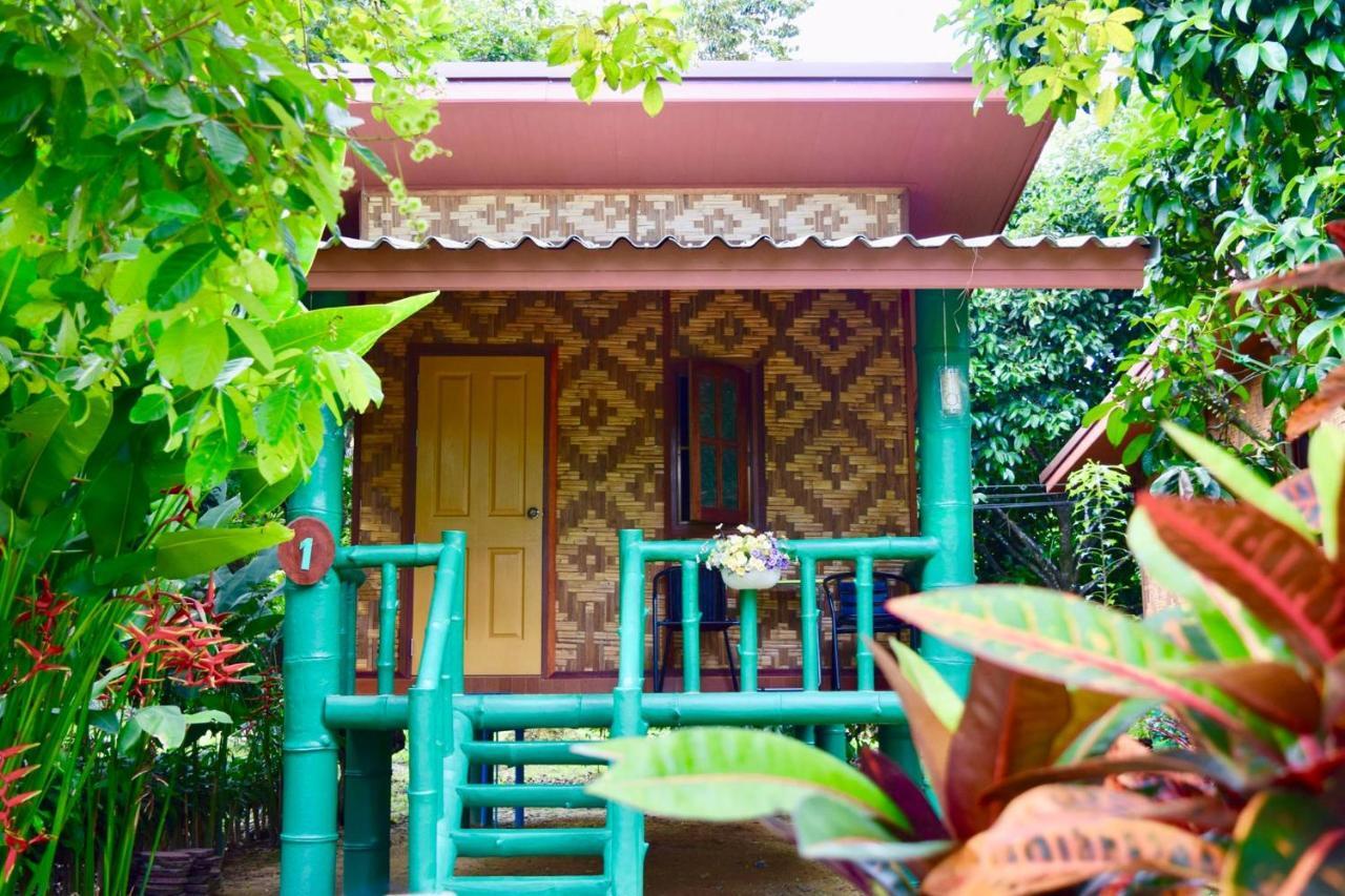 The Royal Bamboo Lodges - Sha Certified Khao Sok National Park Exteriör bild